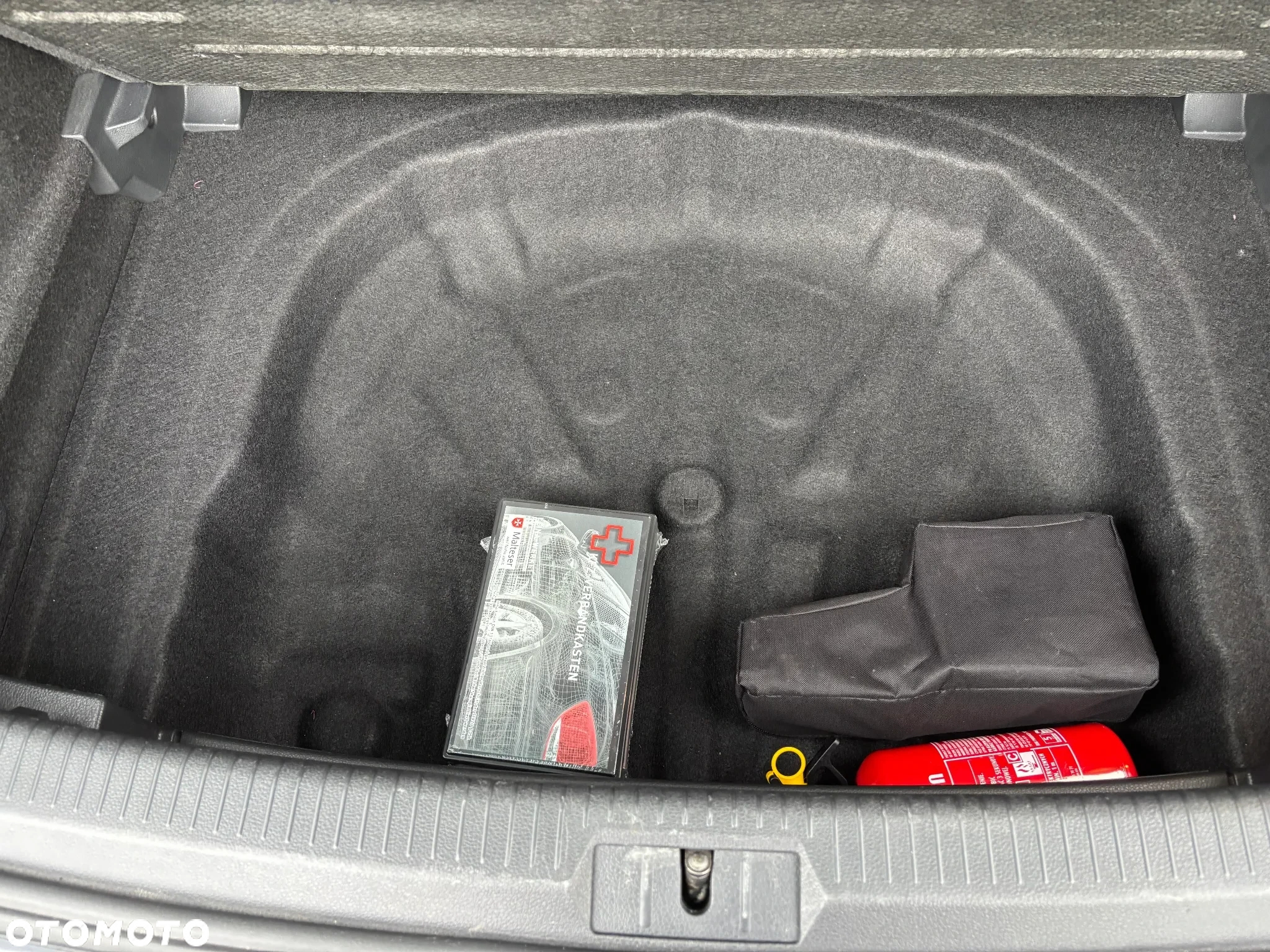 Volkswagen Golf 1.6 TDI BlueMotion Technology Allstar - 25