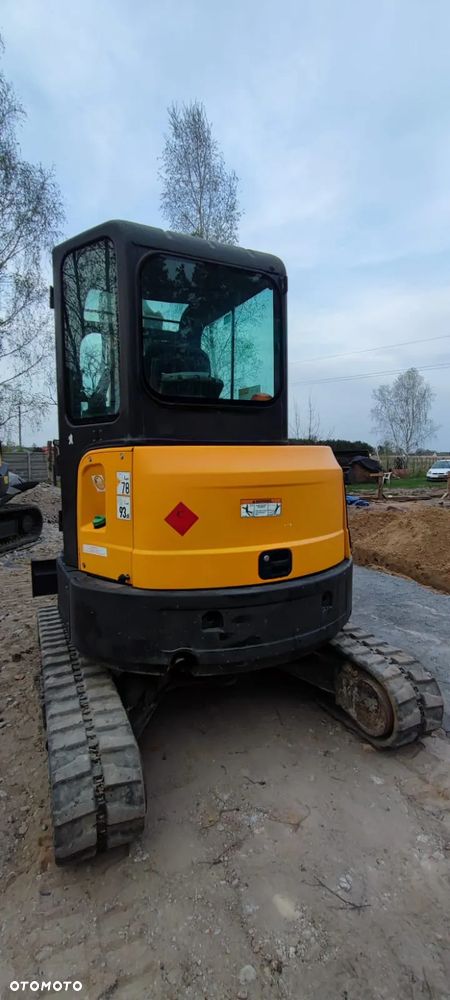 Bobcat E35, 3 łyżki - 4