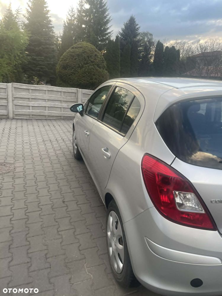 Opel Corsa 1.2 16V Enjoy - 9