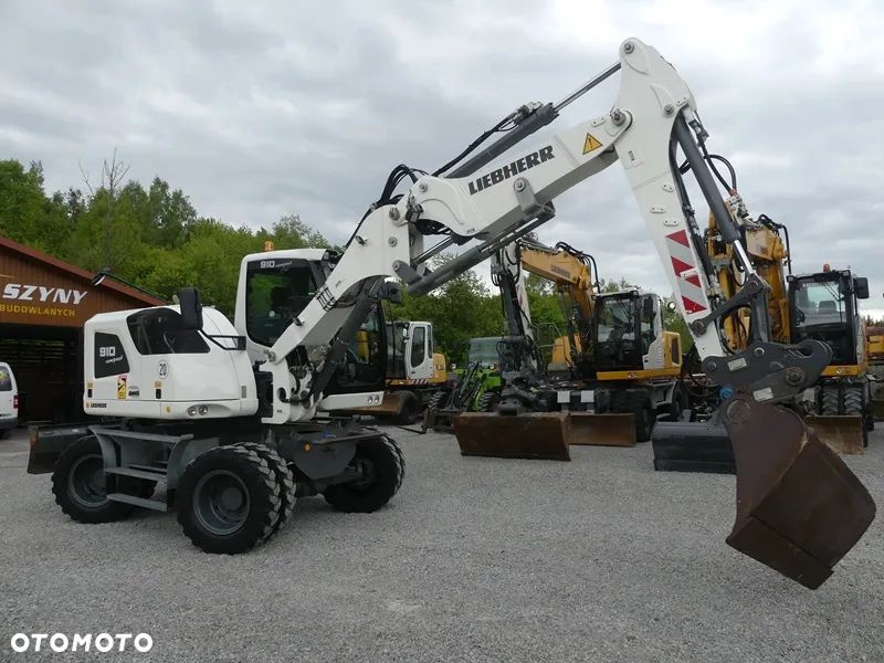 Liebherr A910 Compact / sprowadzona / ładny stan / - 40