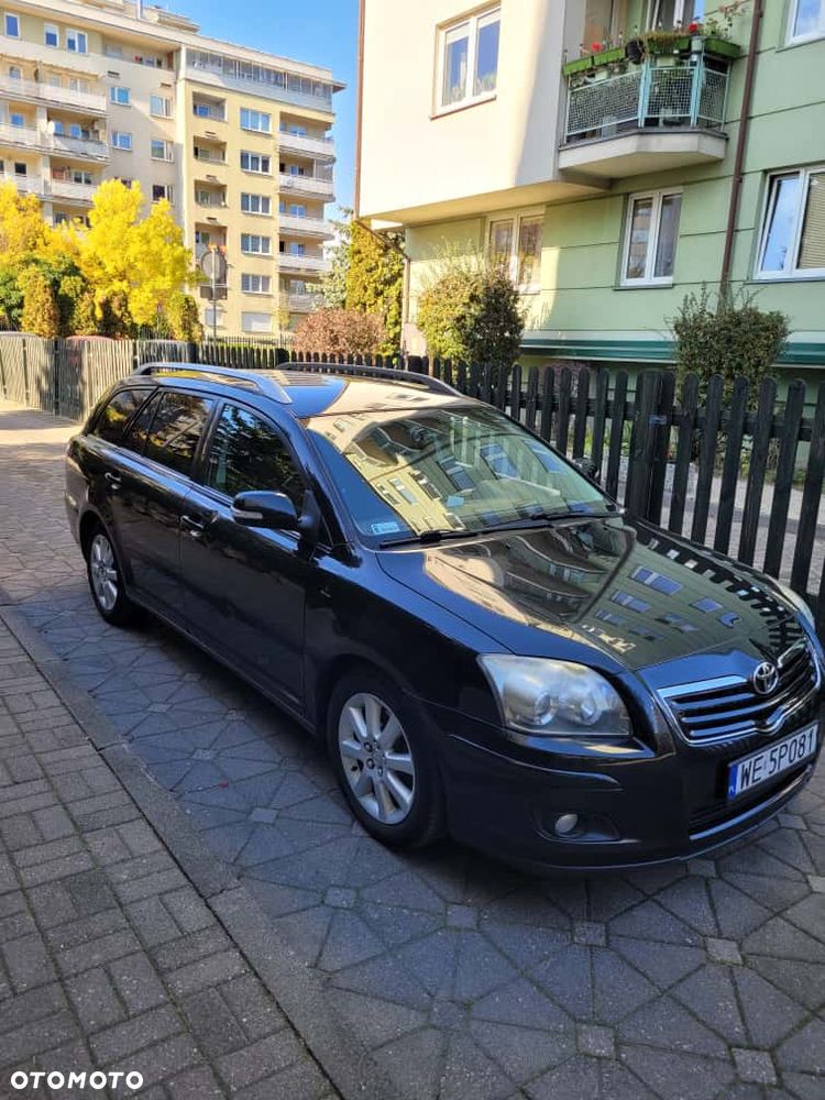 Toyota Avensis 2.0 D-4D Sol - 2