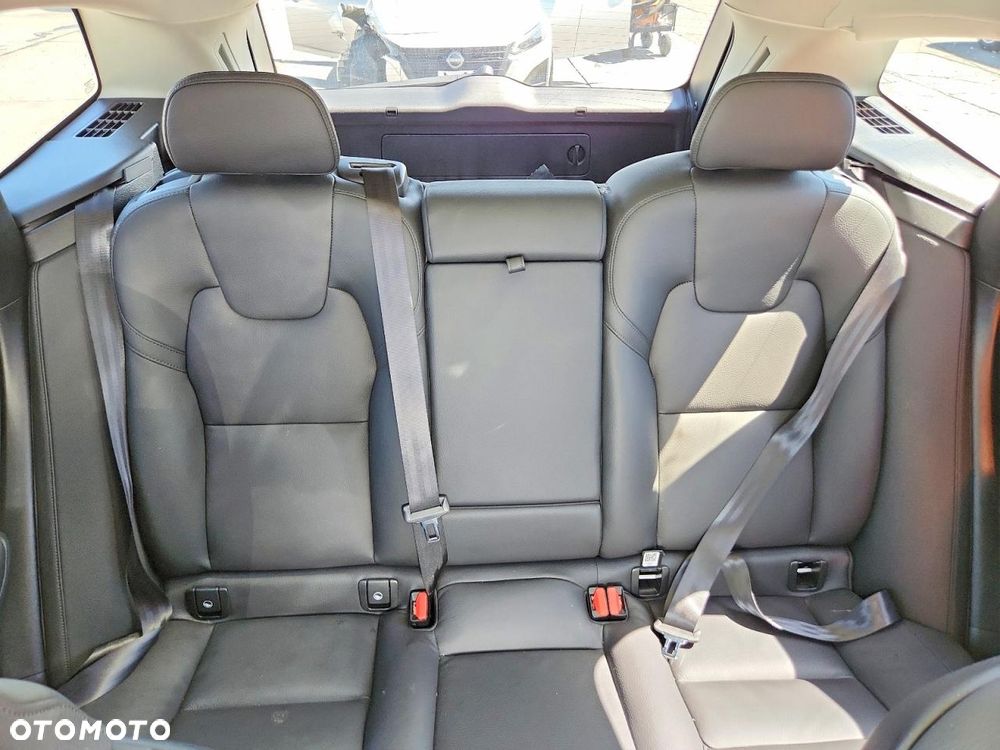 Volvo XC 60 B5 B AWD Plus Bright - 9