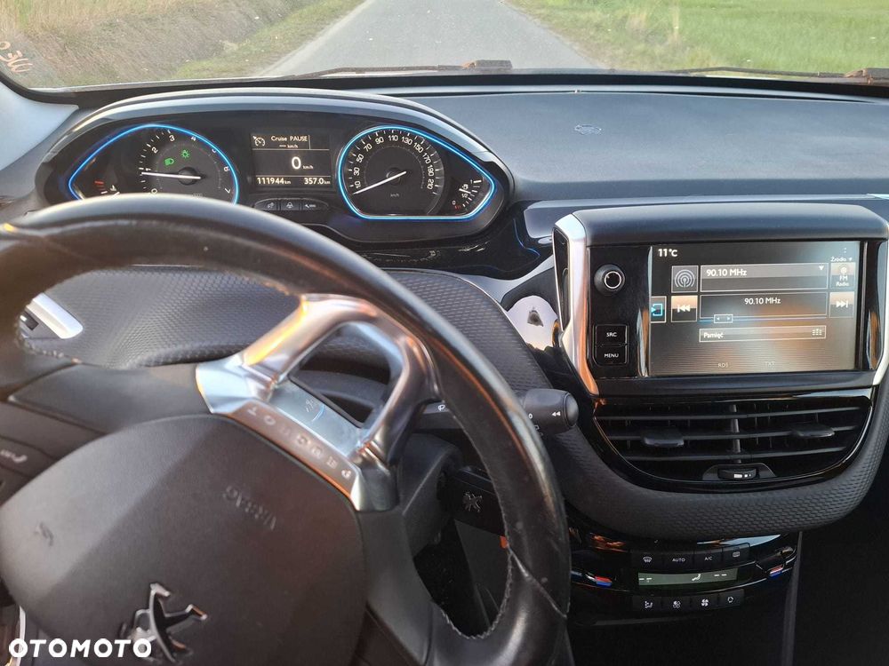 Peugeot 2008 - 8