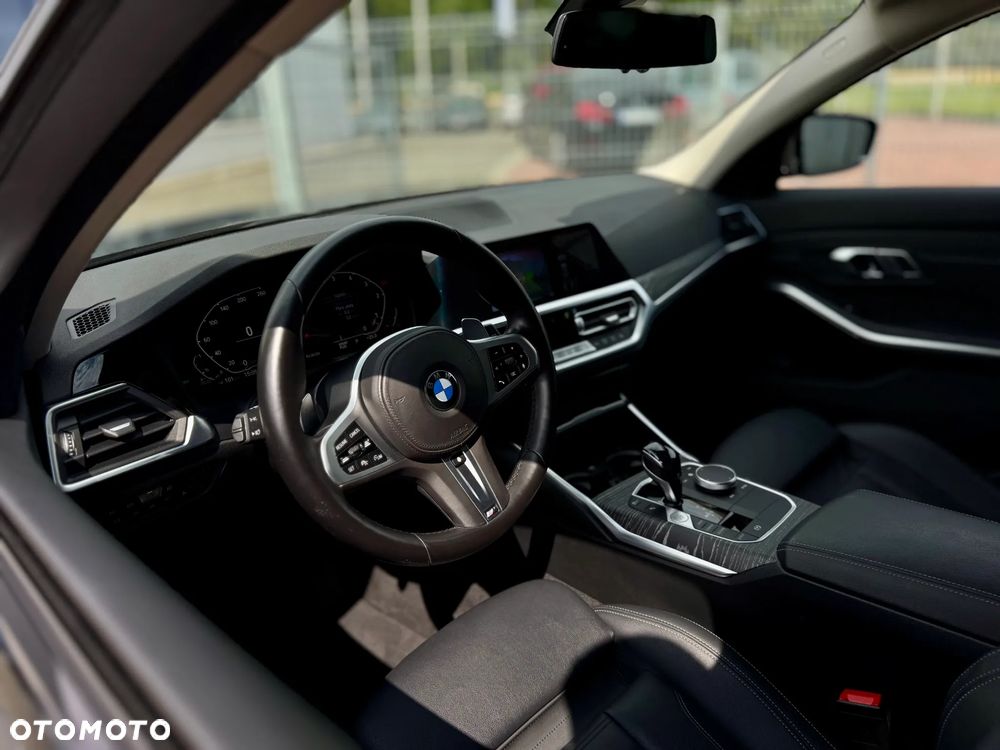 BMW Seria 3 330d xDrive Sport Line - 8