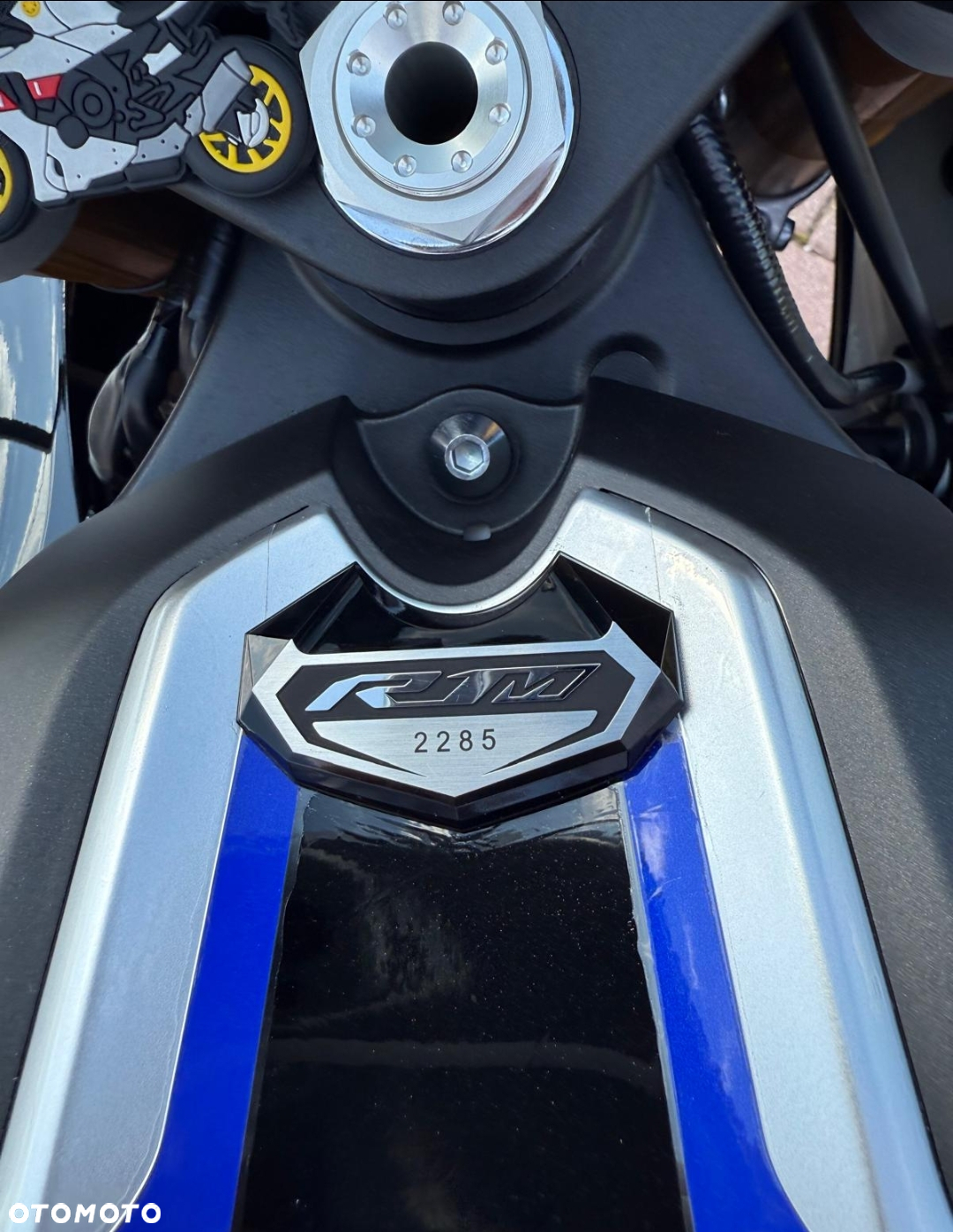 Yamaha R1 - 10