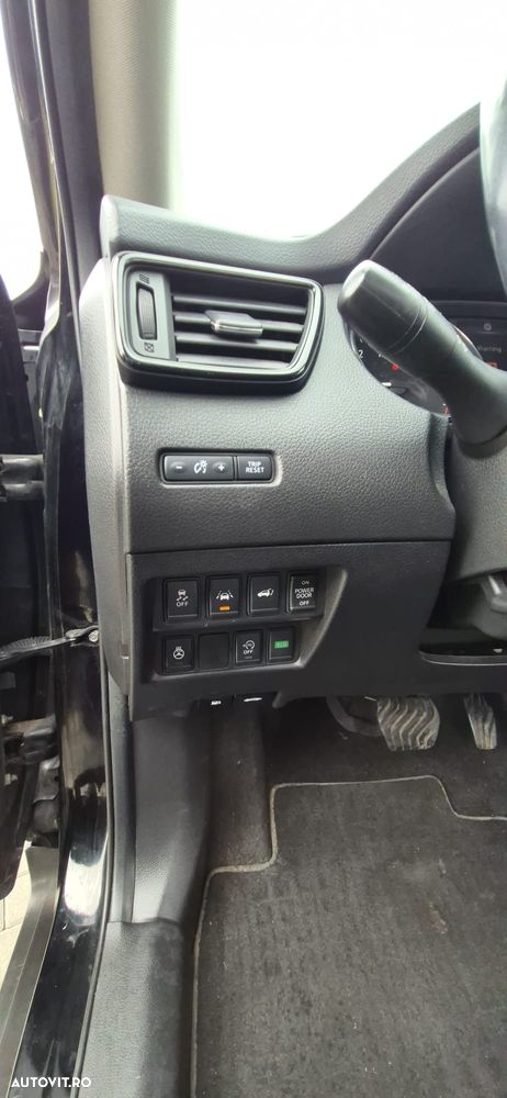 Nissan X-Trail 2.0 dCi ALL-MODE 4x4i Xtronic Tekna - 25