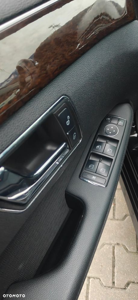 Mercedes-Benz Klasa E 220 CDI BlueEff - 17