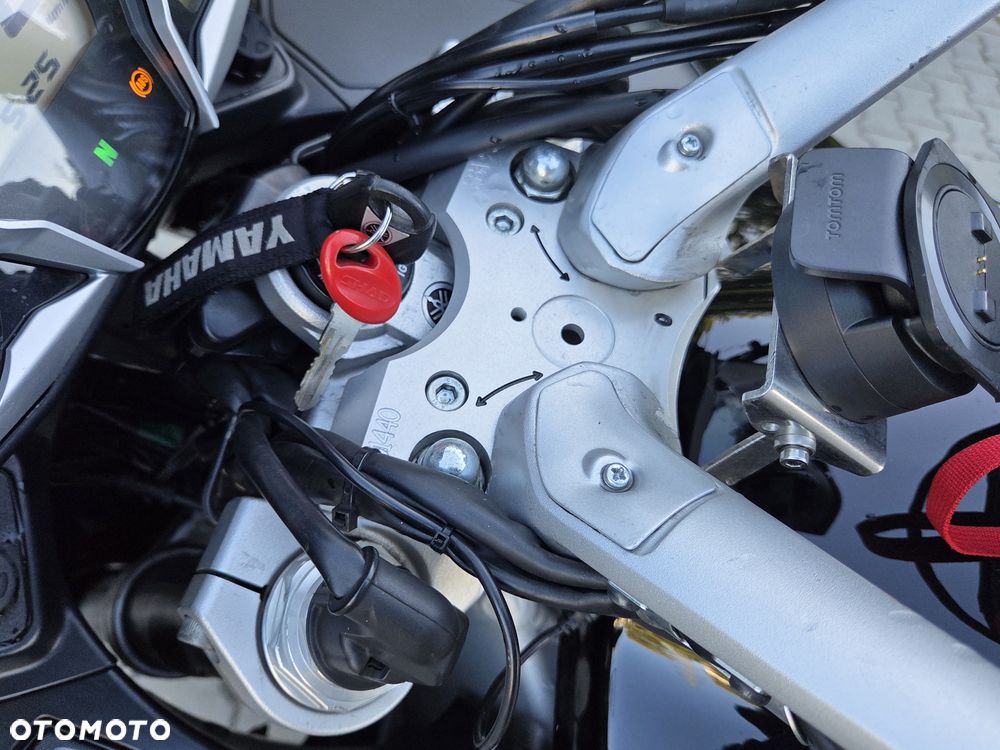 Yamaha FJR - 27