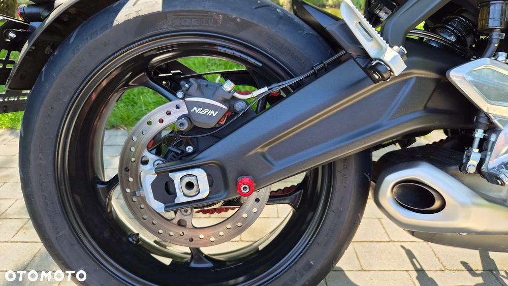 Triumph Trident - 18