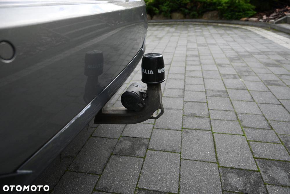 BMW Seria 3 320e M Sport - 36