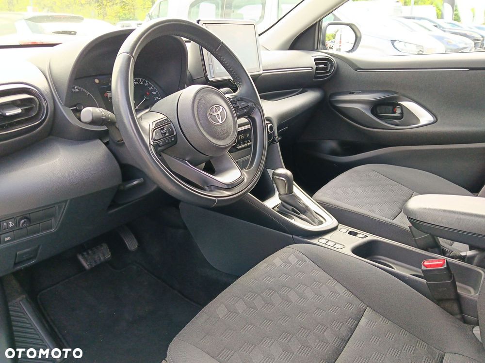 Toyota Yaris - 10