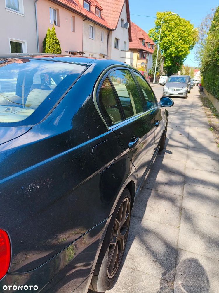 BMW Seria 3 325i - 23