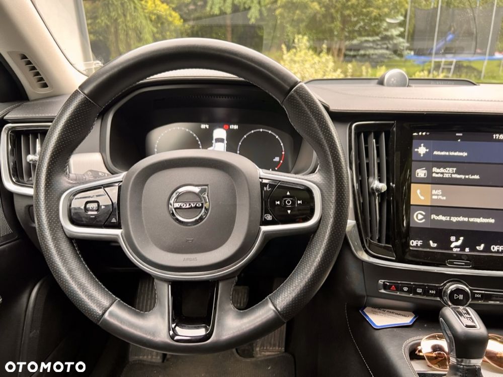 Volvo V90 D5 AWD Geartronic Momentum Pro - 24