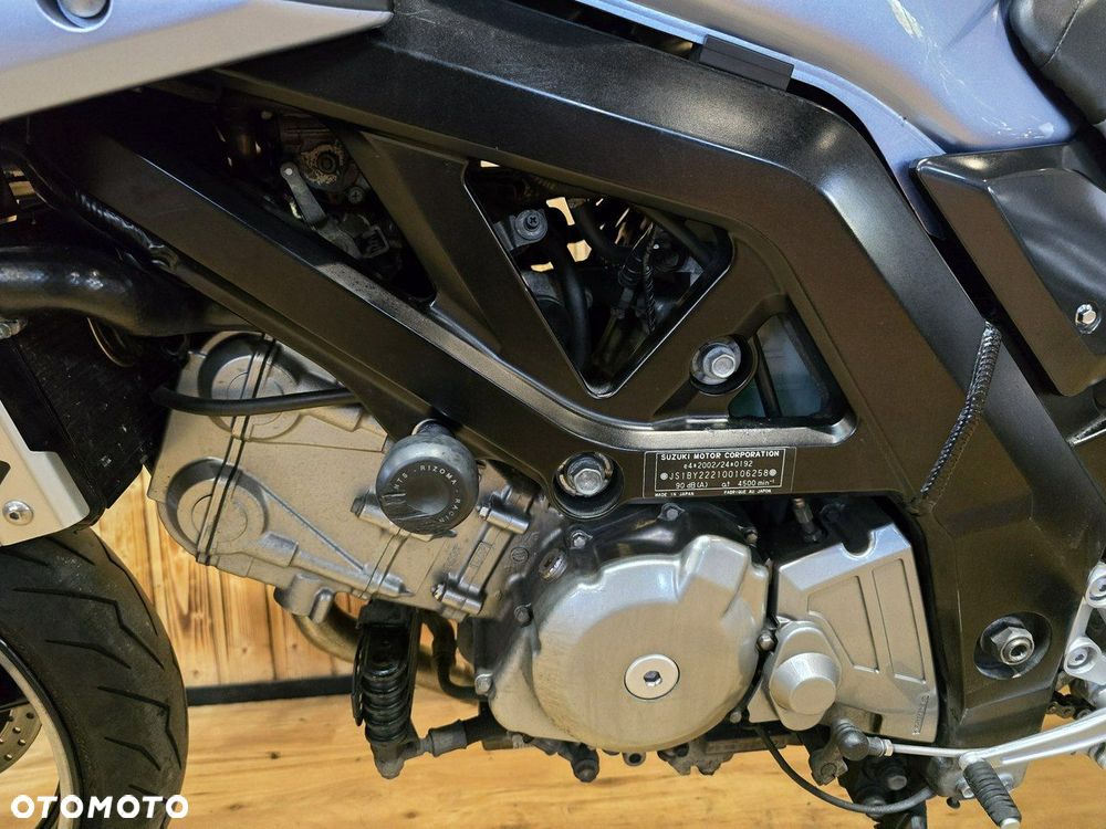 Suzuki SV - 25