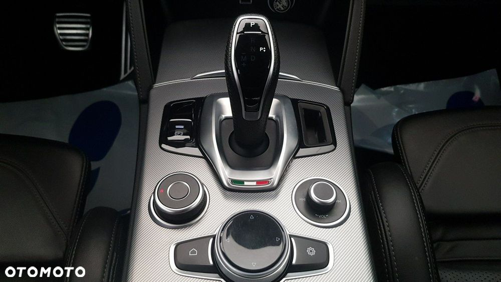 Alfa Romeo Stelvio - 31