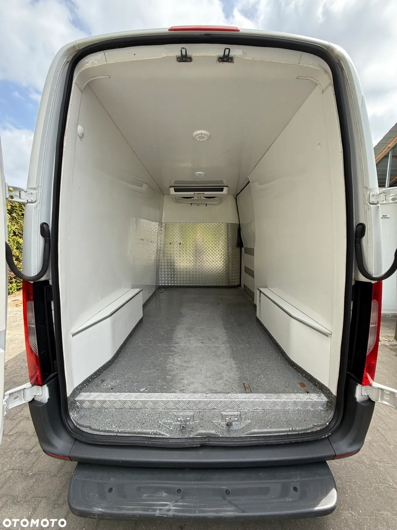 Mercedes-Benz Sprinter - 4