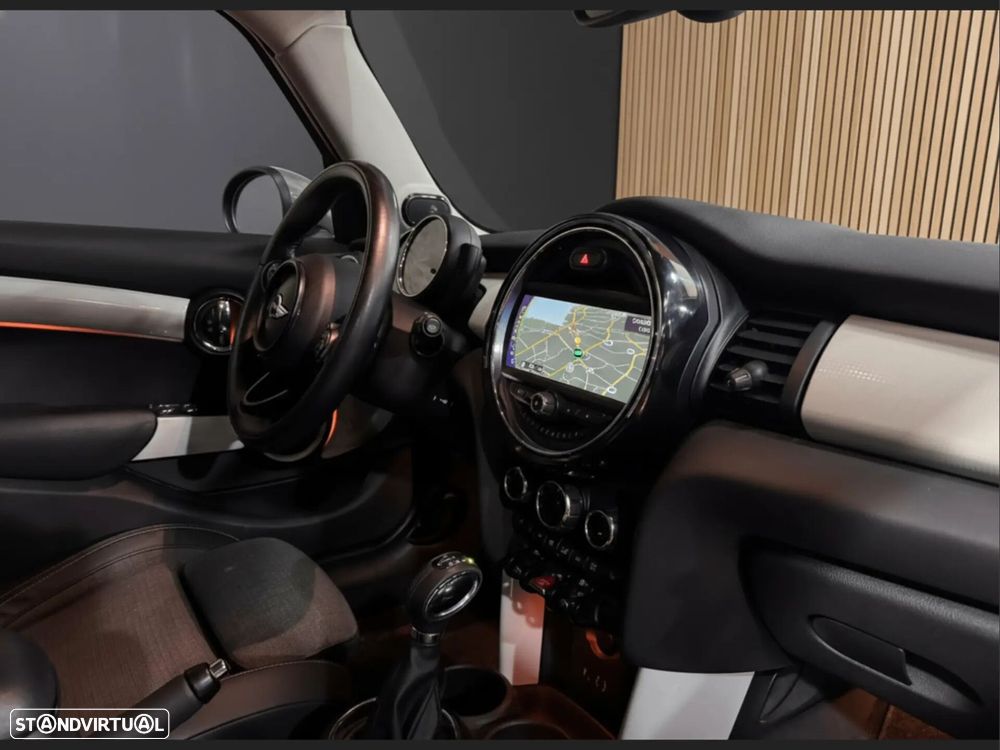 MINI 5 Portas Cooper Aut. Seven Chili - 9