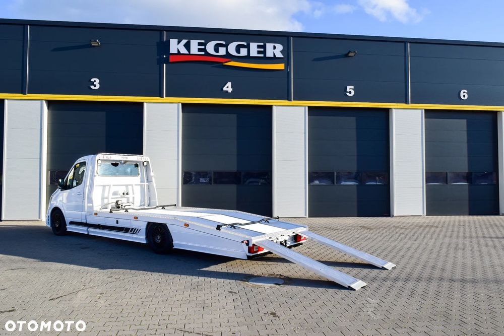 Mercedes-Benz Sprinter 319 - 11