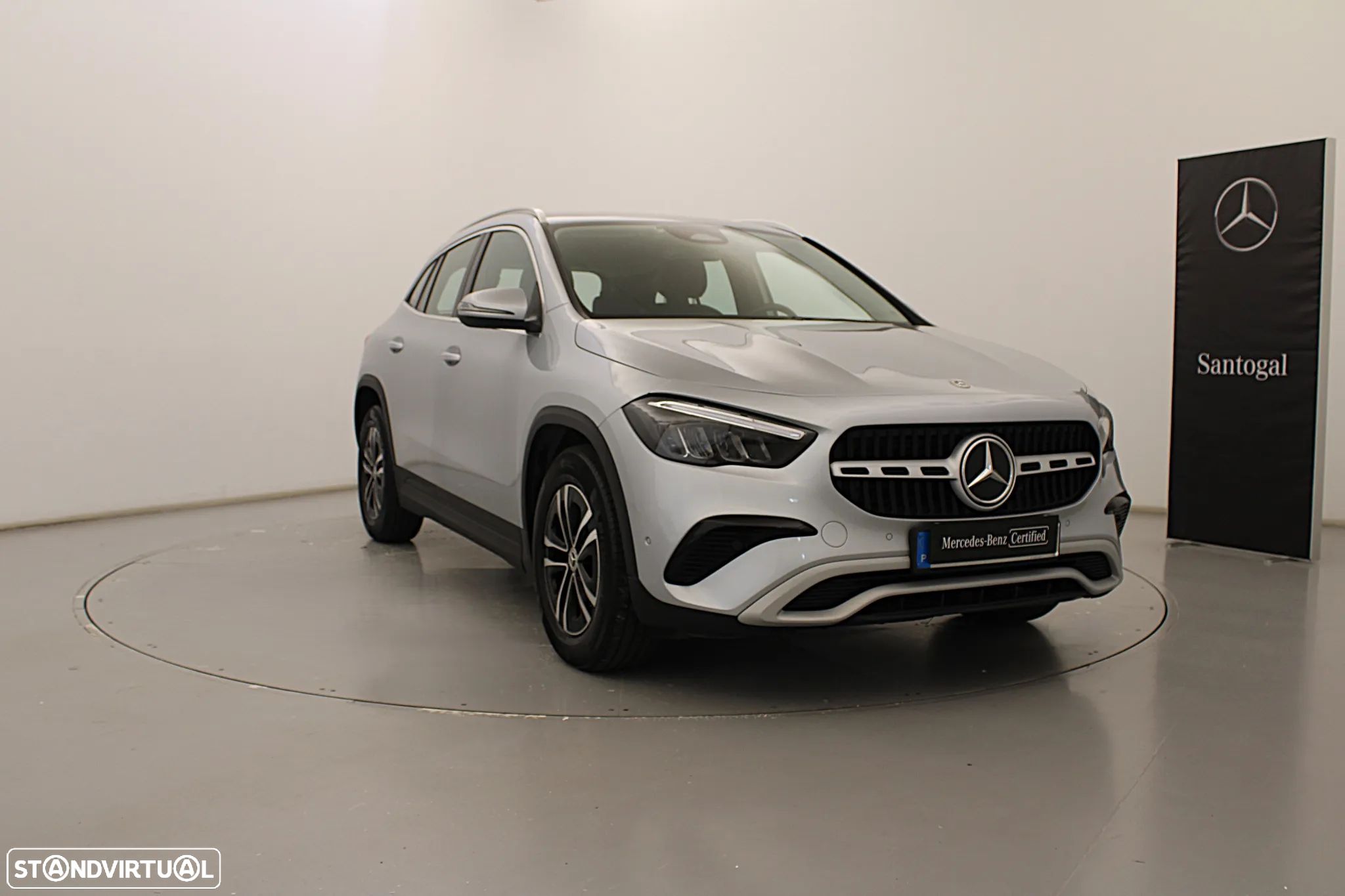 Mercedes-Benz GLA 200 Standard - 1