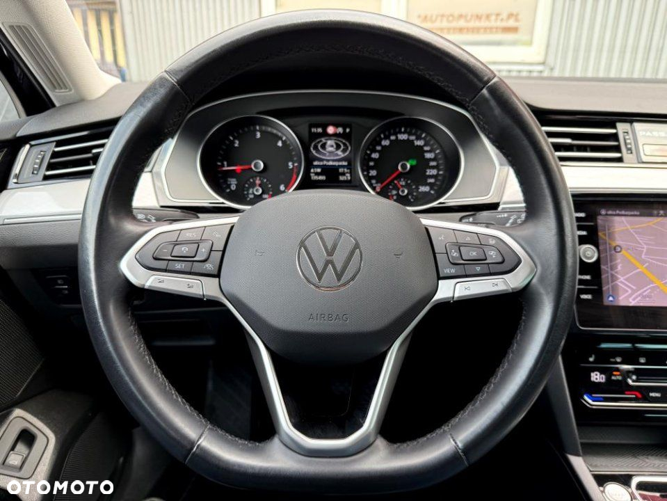 Volkswagen Passat - 12