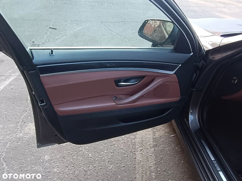 BMW Seria 5 520d - 16