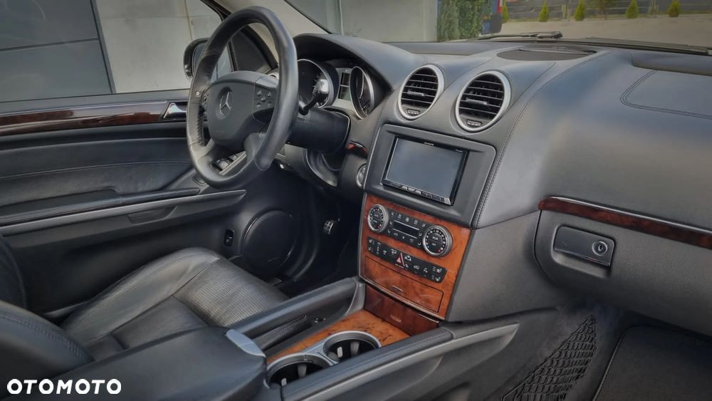 Mercedes-Benz ML ver-63-amg-4--matic - 10
