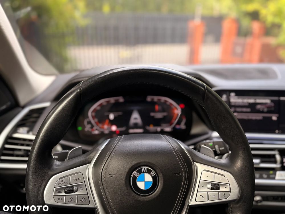 BMW X7 xDrive40i mHEV - 25