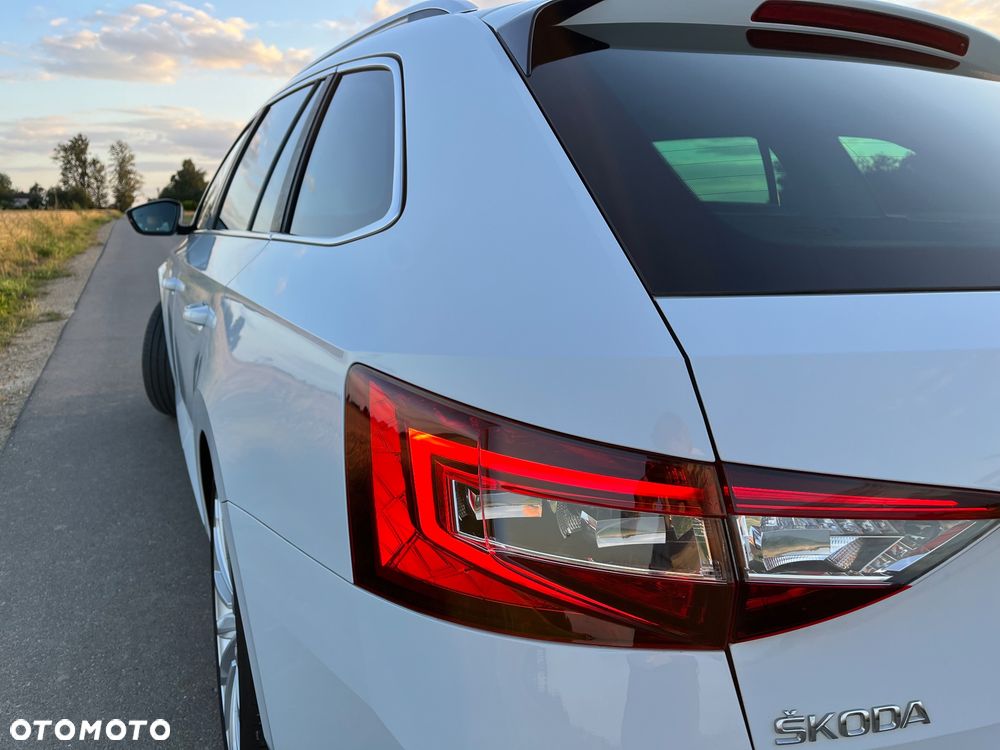 Skoda Superb 2.0 TDI Premium Edition - 6