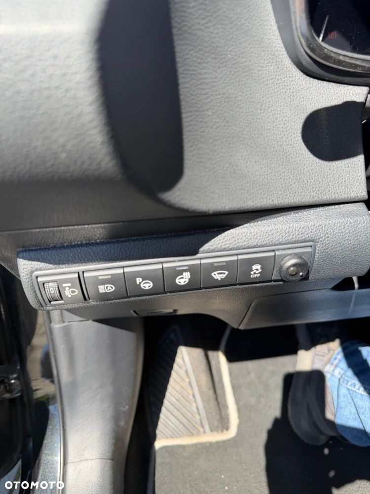 Toyota Corolla 2.0 Hybrid Executive - 9