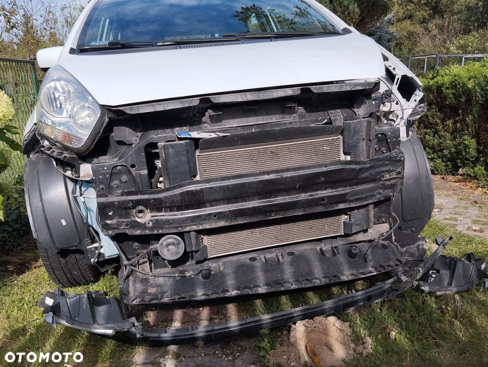 Kia Venga 1.6 M - 27