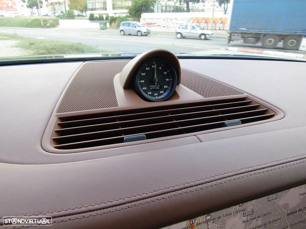 Porsche Panamera Sport Turismo 4 E-Hybrid - 24