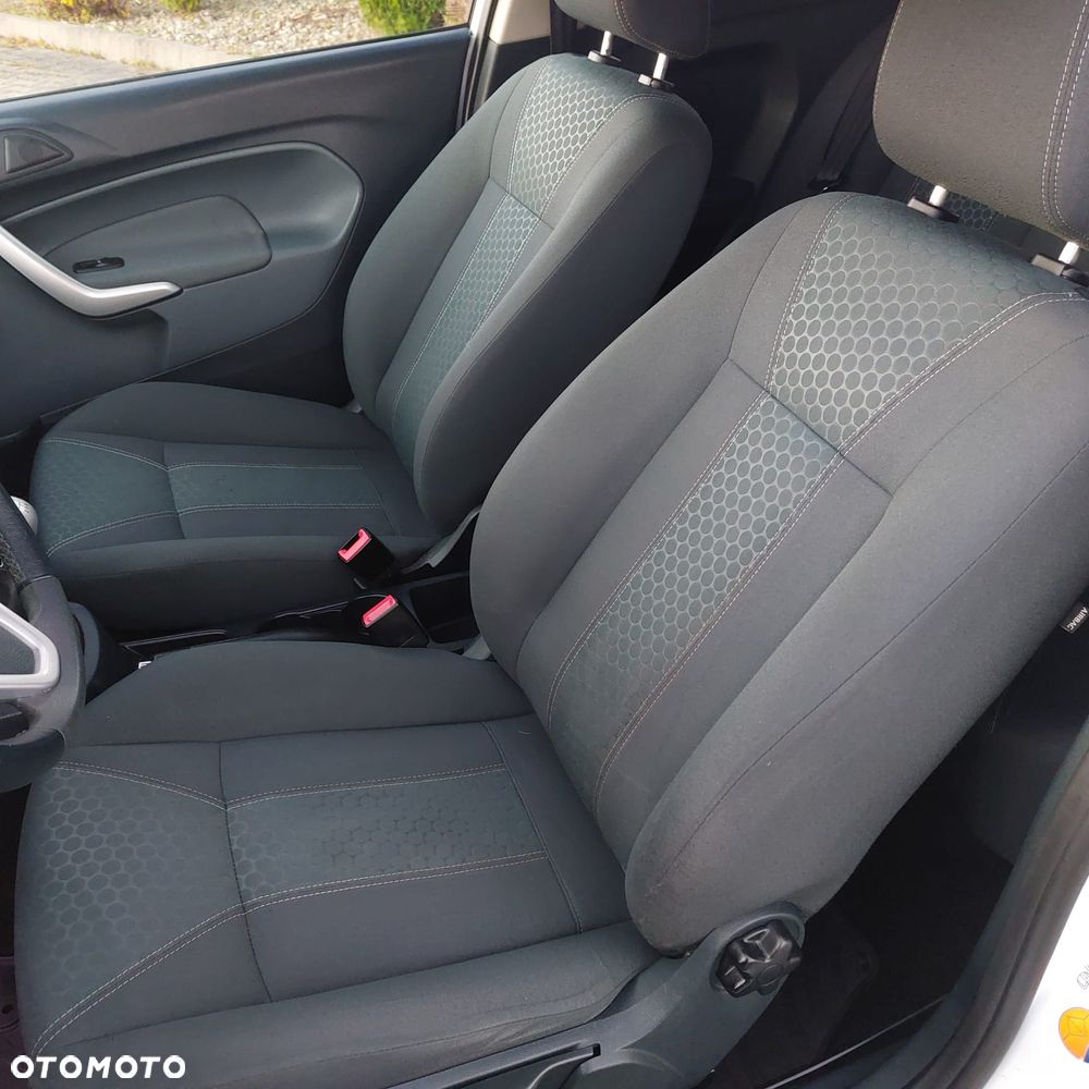 Ford Fiesta 1.4 Sport - 26