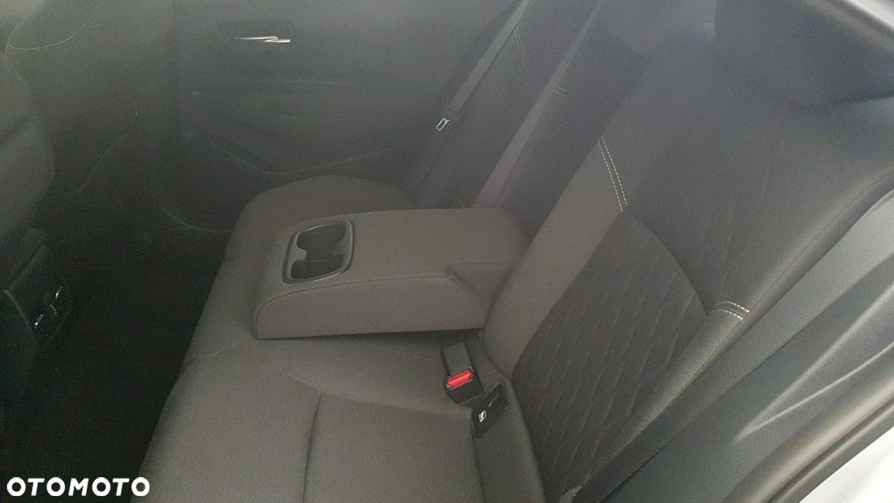 Toyota Corolla - 22