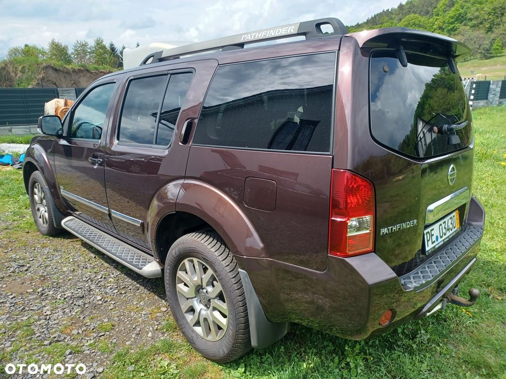 Nissan Pathfinder - 3
