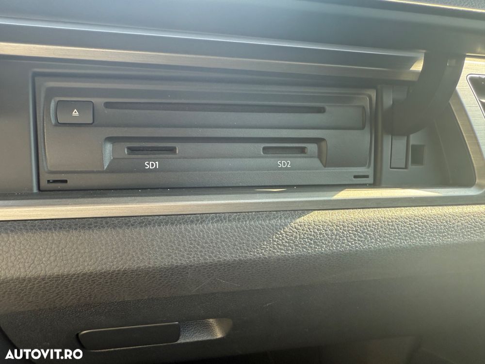 Volkswagen Touran ver-1-6-tdi-scr-bluemotion-technology-dsg-comfortline - 28