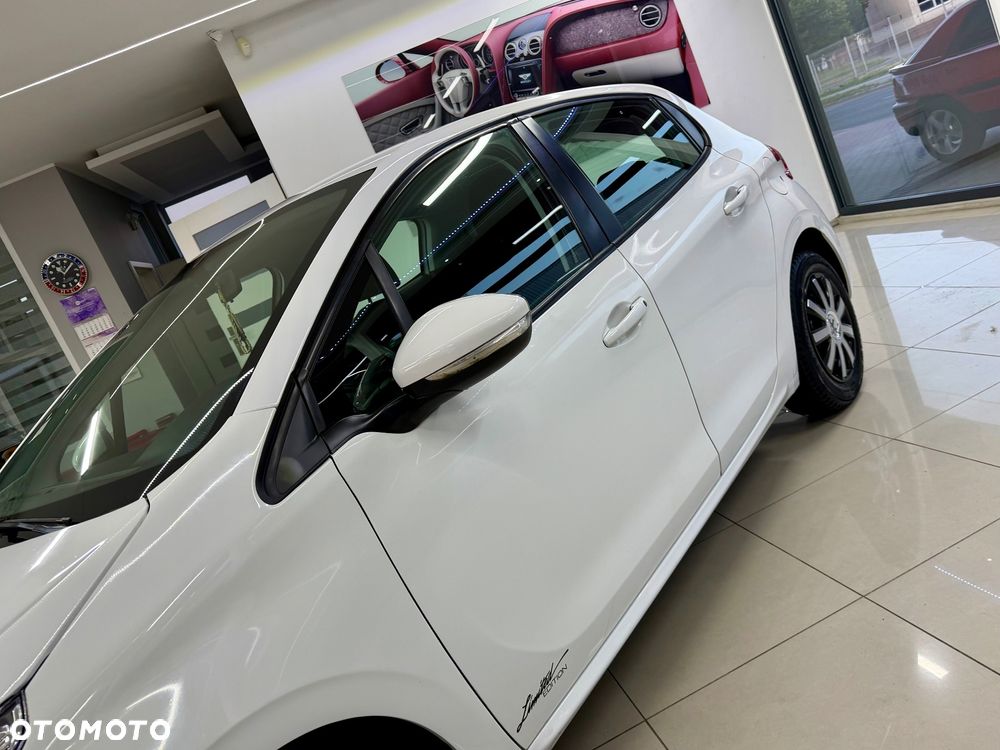 Peugeot 208 - 13