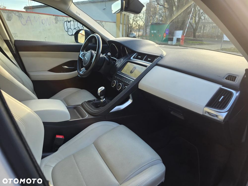 Jaguar E-Pace D150 R-Dynamic - 9