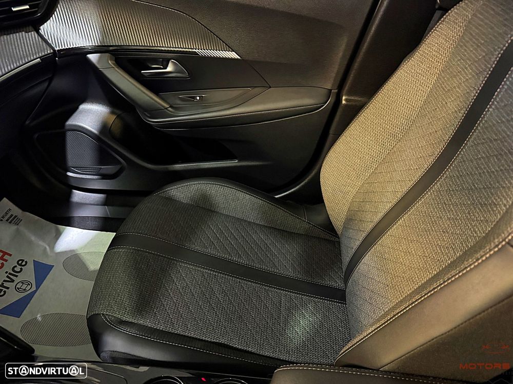 Peugeot 2008 1.2 PureTech Allure Pack EAT8 - 21