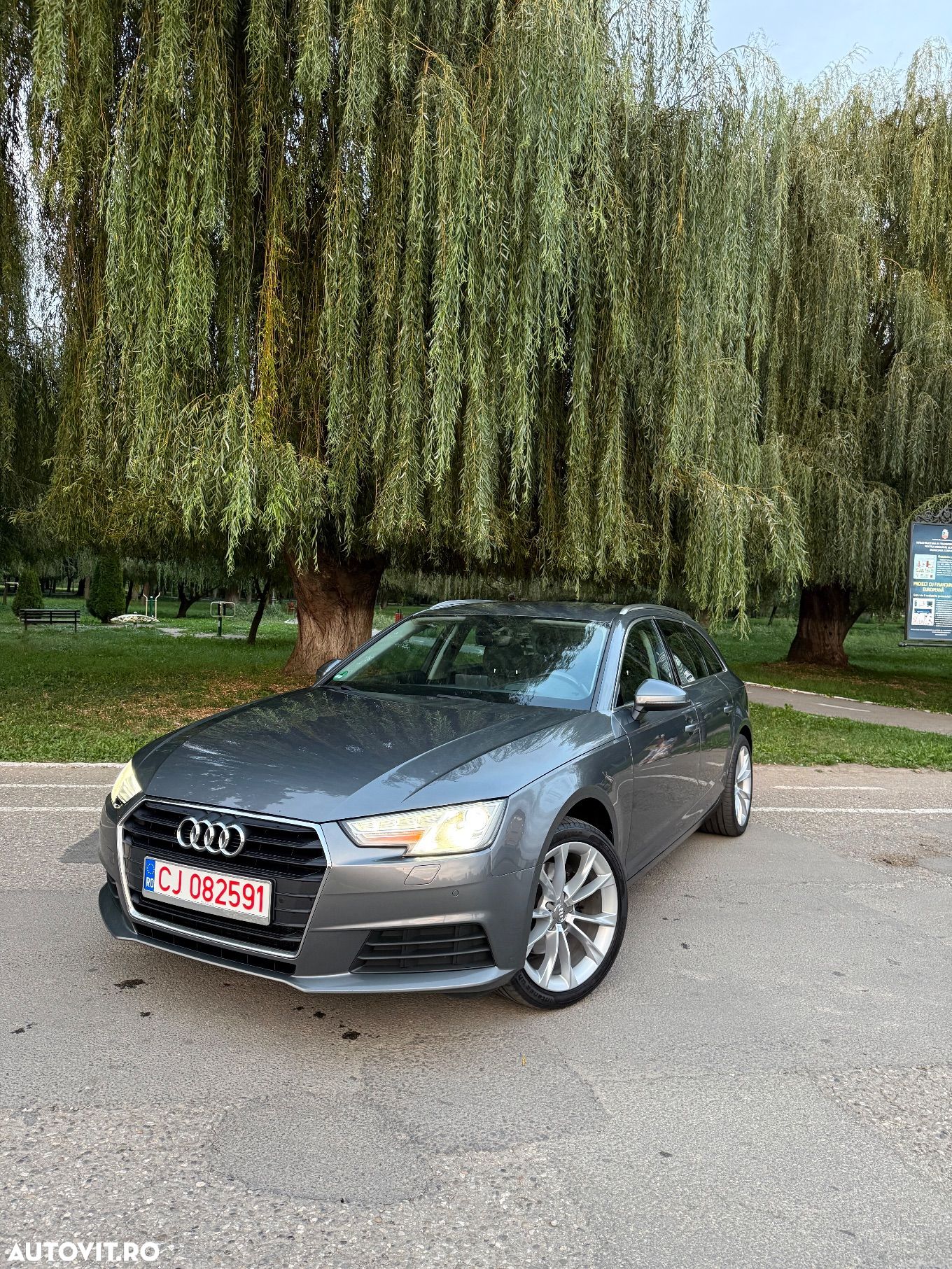 Audi A4 Avant 2.0 TDI ultra S tronic Design - 1