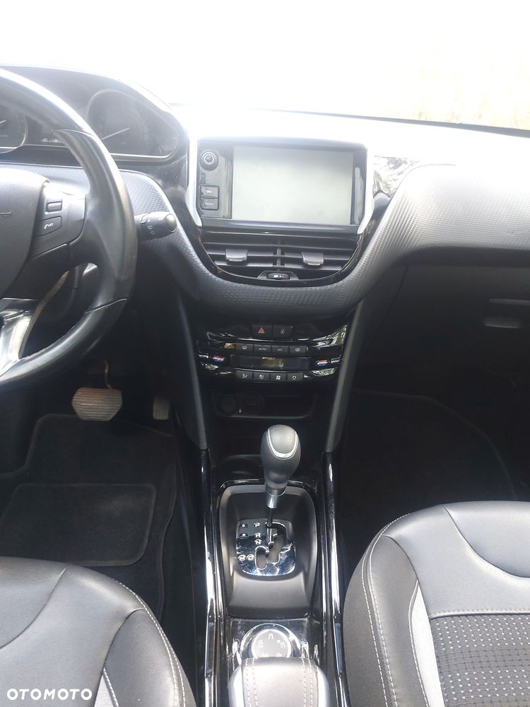 Peugeot 2008 1.2 Pure Tech Active S&S EAT6 - 6