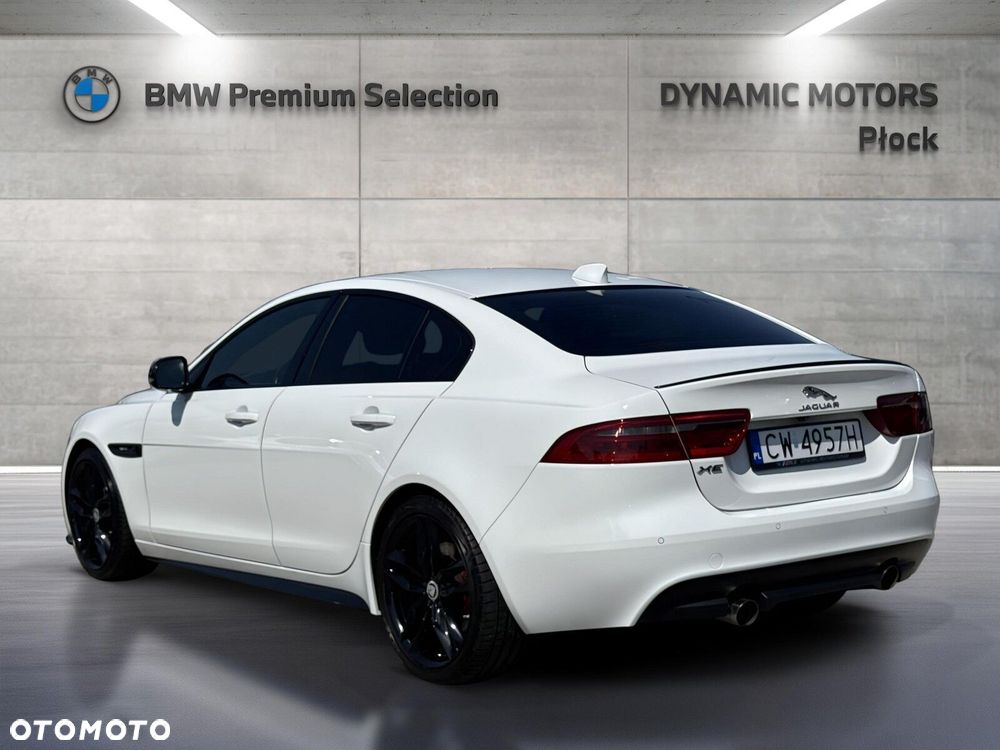 Jaguar XE - 4