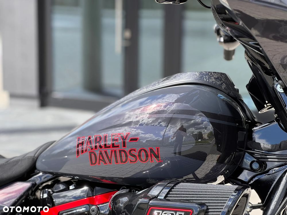 Harley-Davidson CVO Street Glide - 7