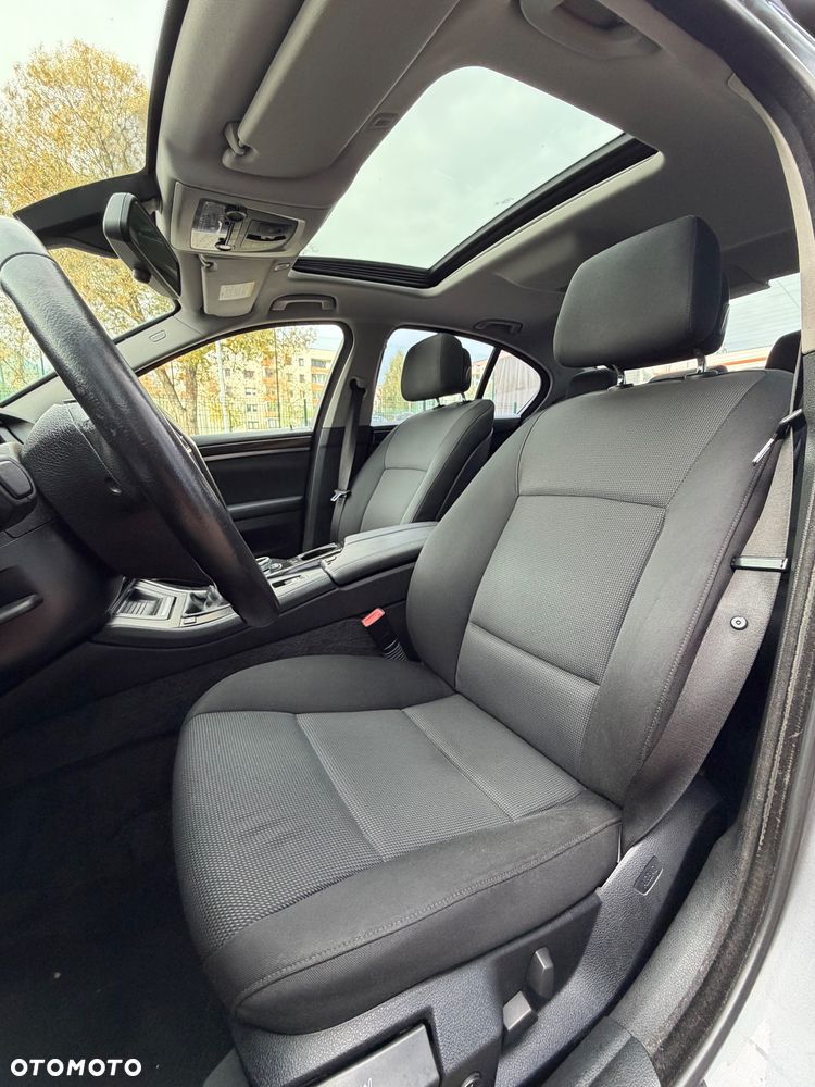 BMW Seria 5 523i - 20