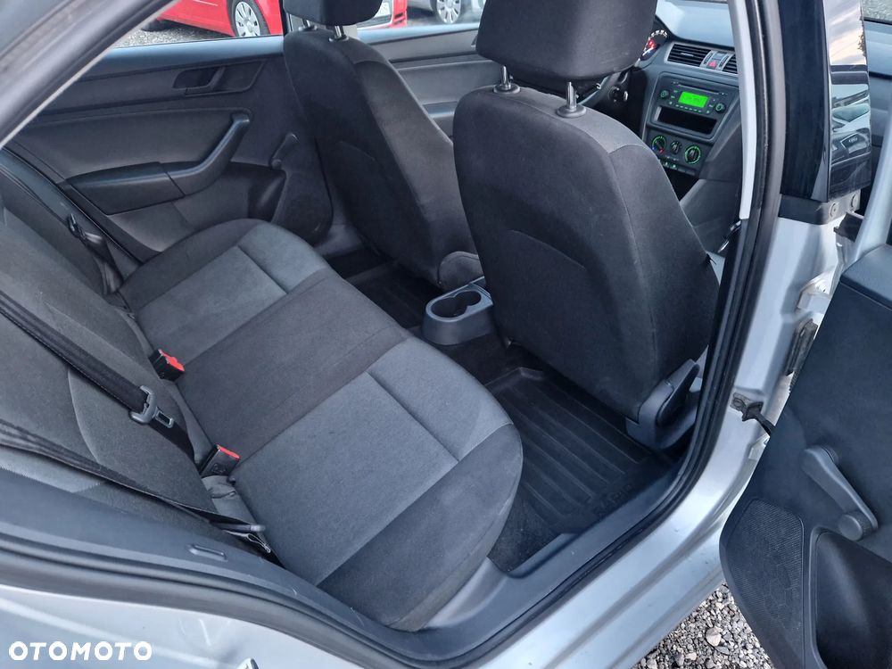 Skoda RAPID - 21