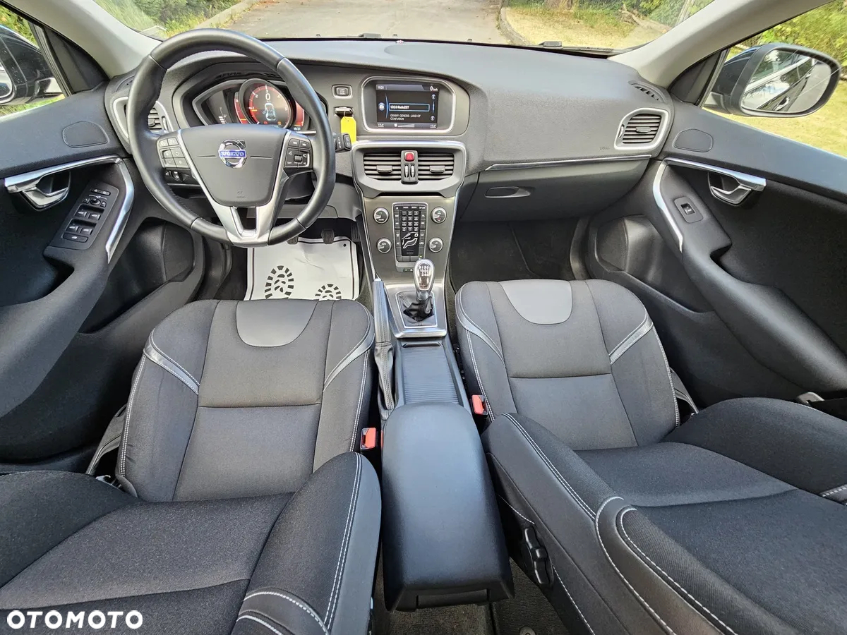Volvo V40 D2 Momentum - 8