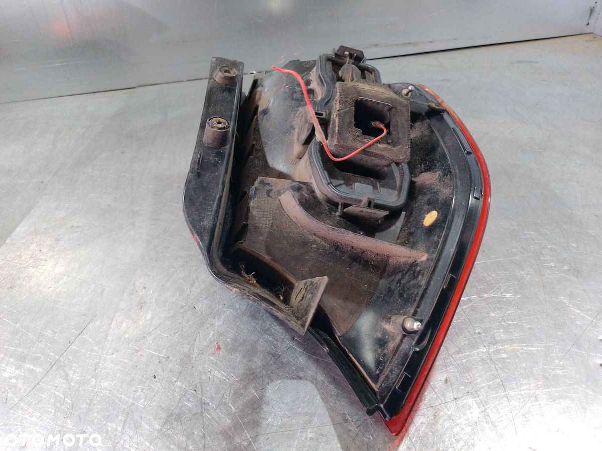 LAMPA TYLNA PRAWA RENAULT SCENIC II  8200474327-A   2SK009467-02-50 - 4