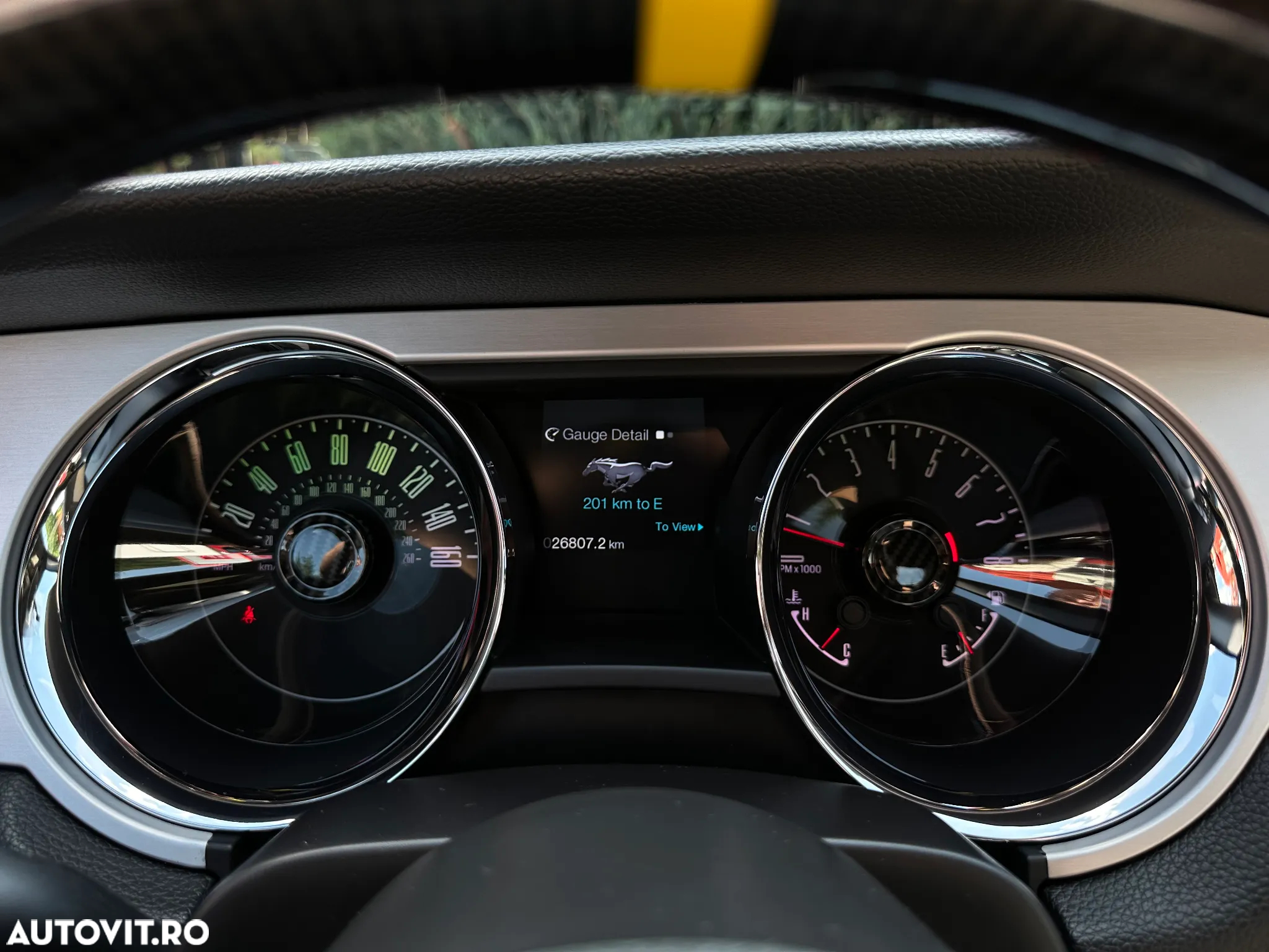 Ford Mustang - 25