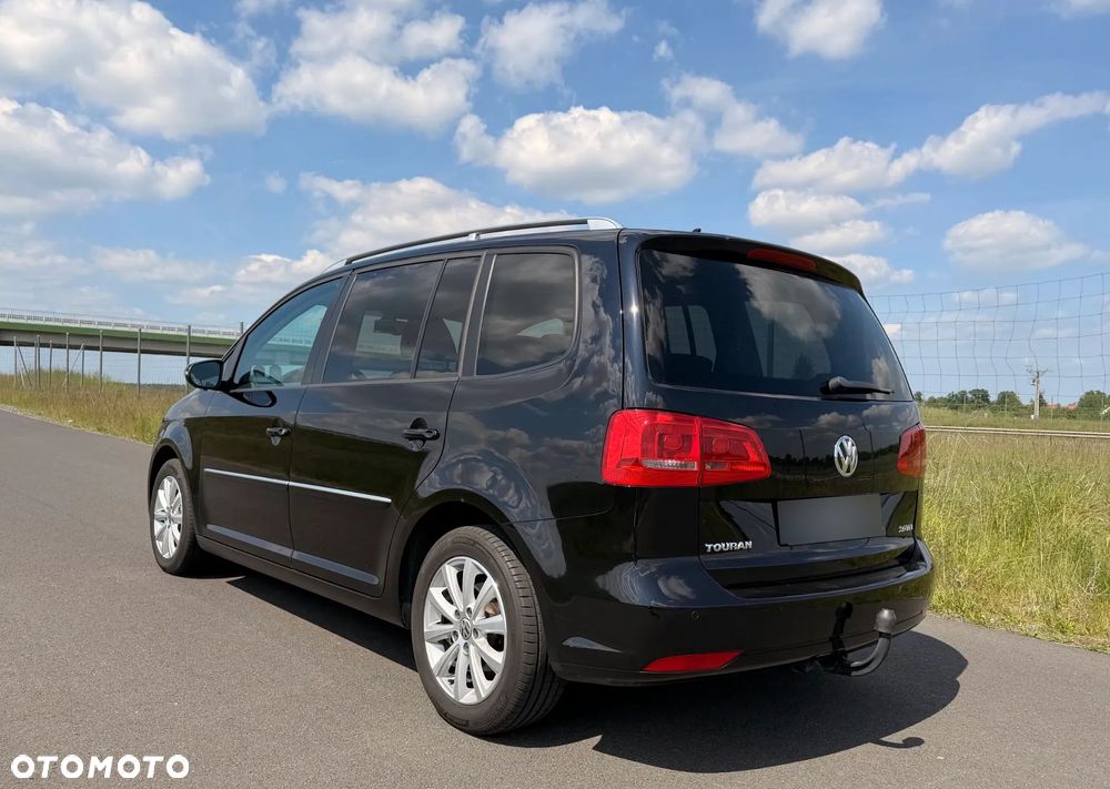 Volkswagen Touran 2.0 TDI DPF DSG Highline - 4