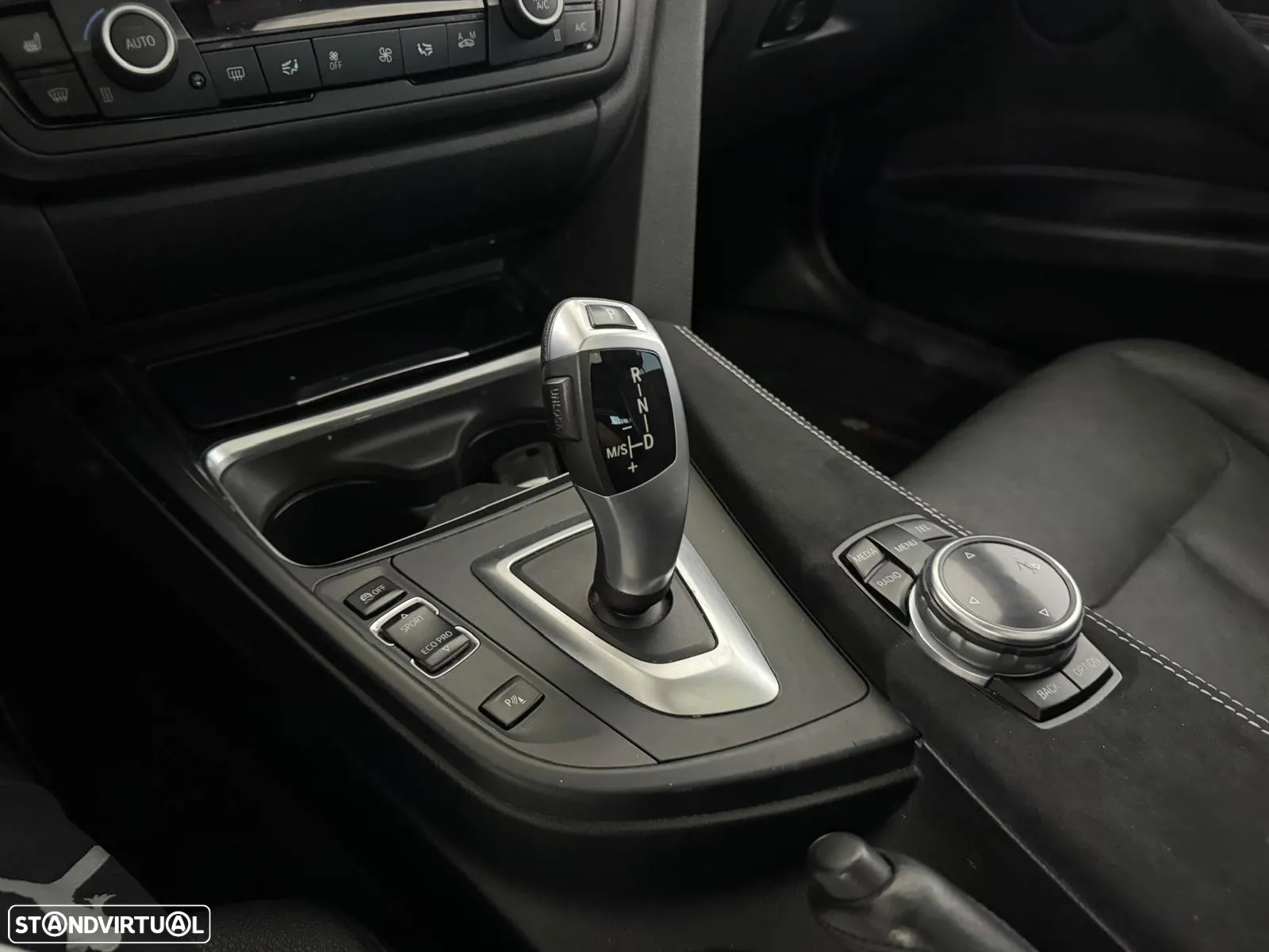 BMW 320 d Touring xDrive Auto - 24