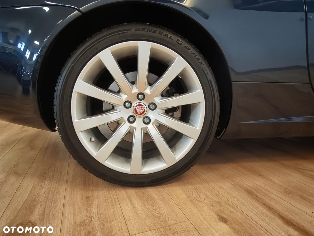 Jaguar XK 4.2 V8 - 34